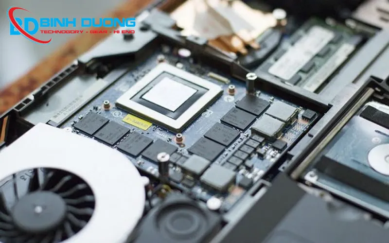 Nguyên nhân và cách khắc phục màn laptop bị giật liên tục