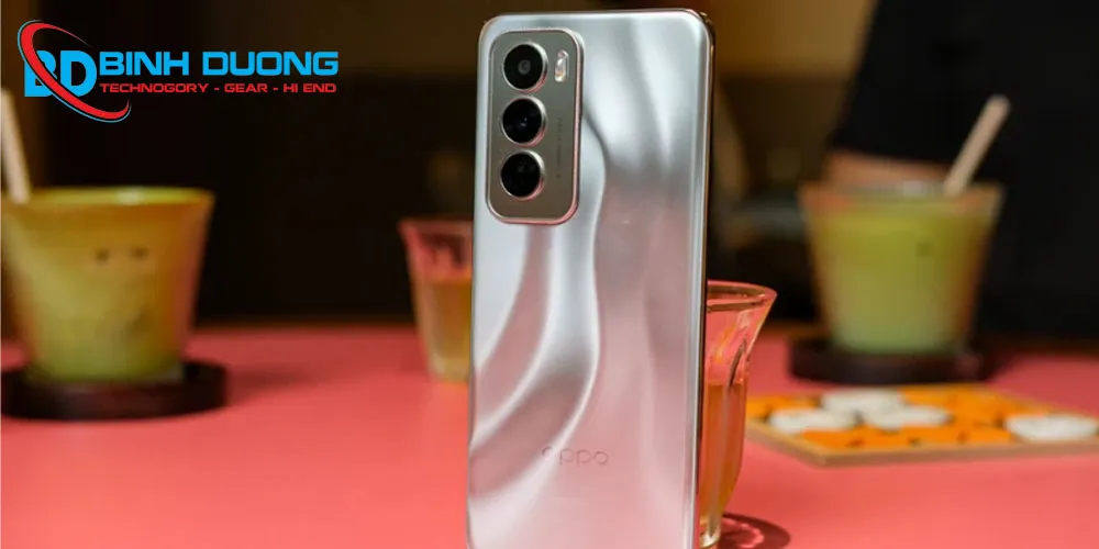 1. Khi Nào Cần Thay Chân Sạc Oppo Reno12?