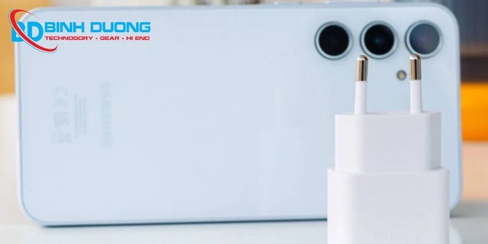 1. Khi Nào Cần Thay Chân Sạc Samsung A35?