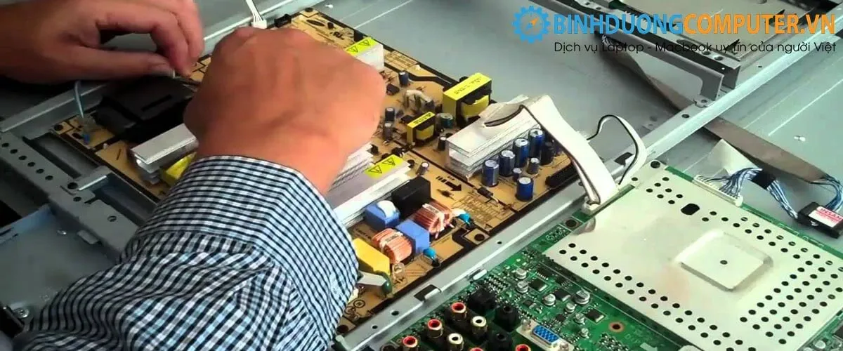 Thay màn hình Dell Precision 15 5570