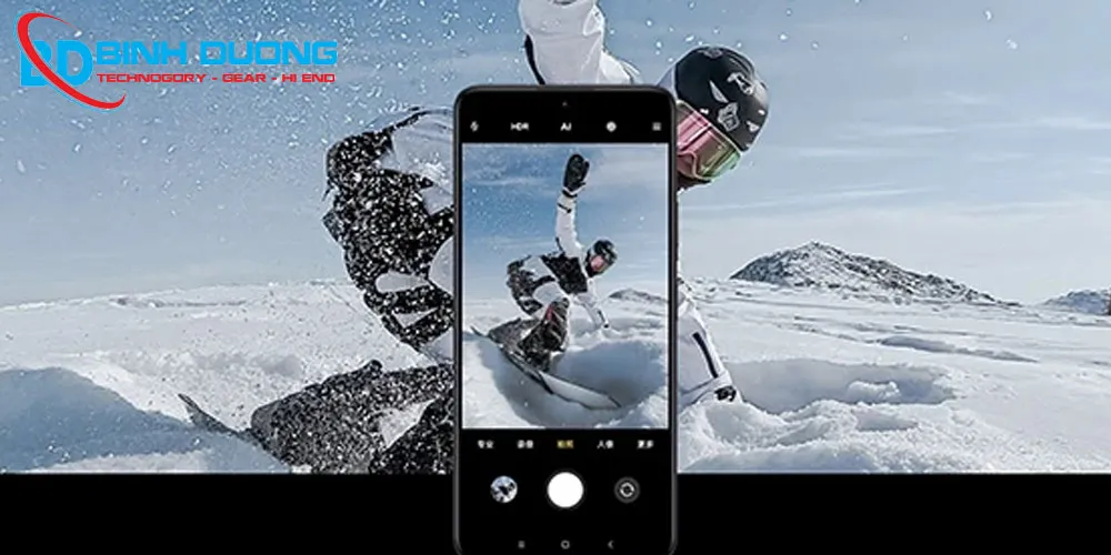 Điện thoại Xiaomi Redmi K50 sở hữu màn hình kích thước lớn nhờ khung viền siêu mỏng. 