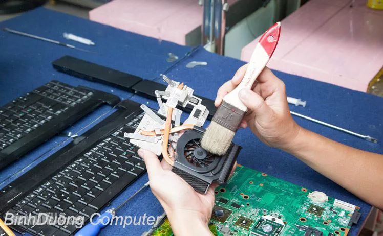 vệ sinh laptop giá rẻ