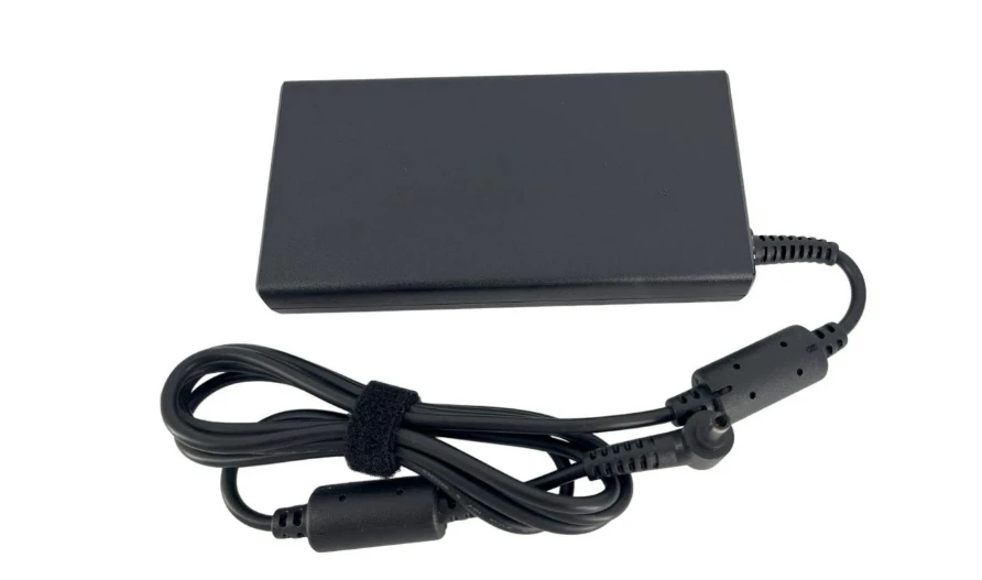 Sạc MSI 180 hoạt động ổn định