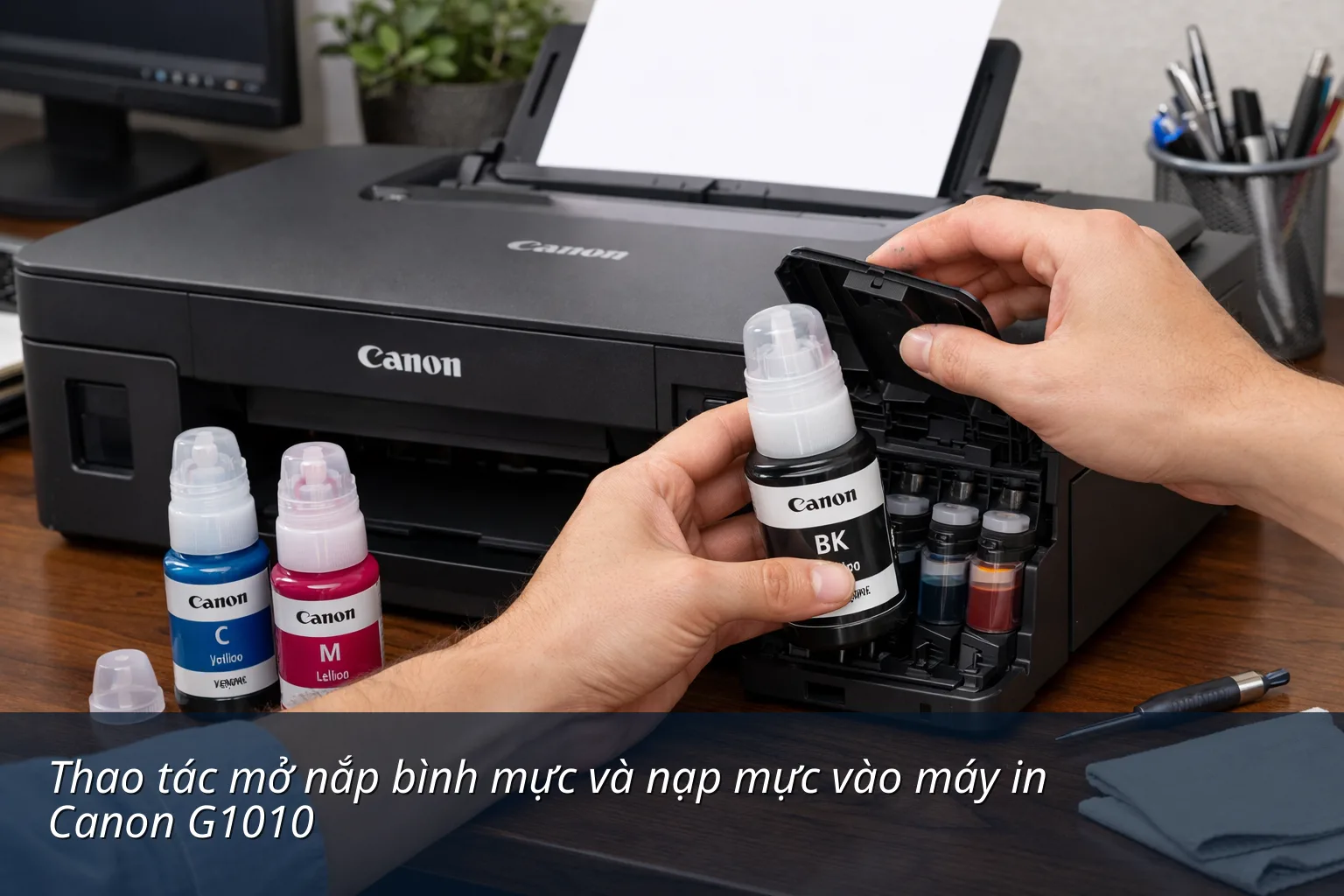 Thao tác mở nắp bình mực và nạp mực vào máy in Canon G1010 - Đánh giá máy in Canon G1010